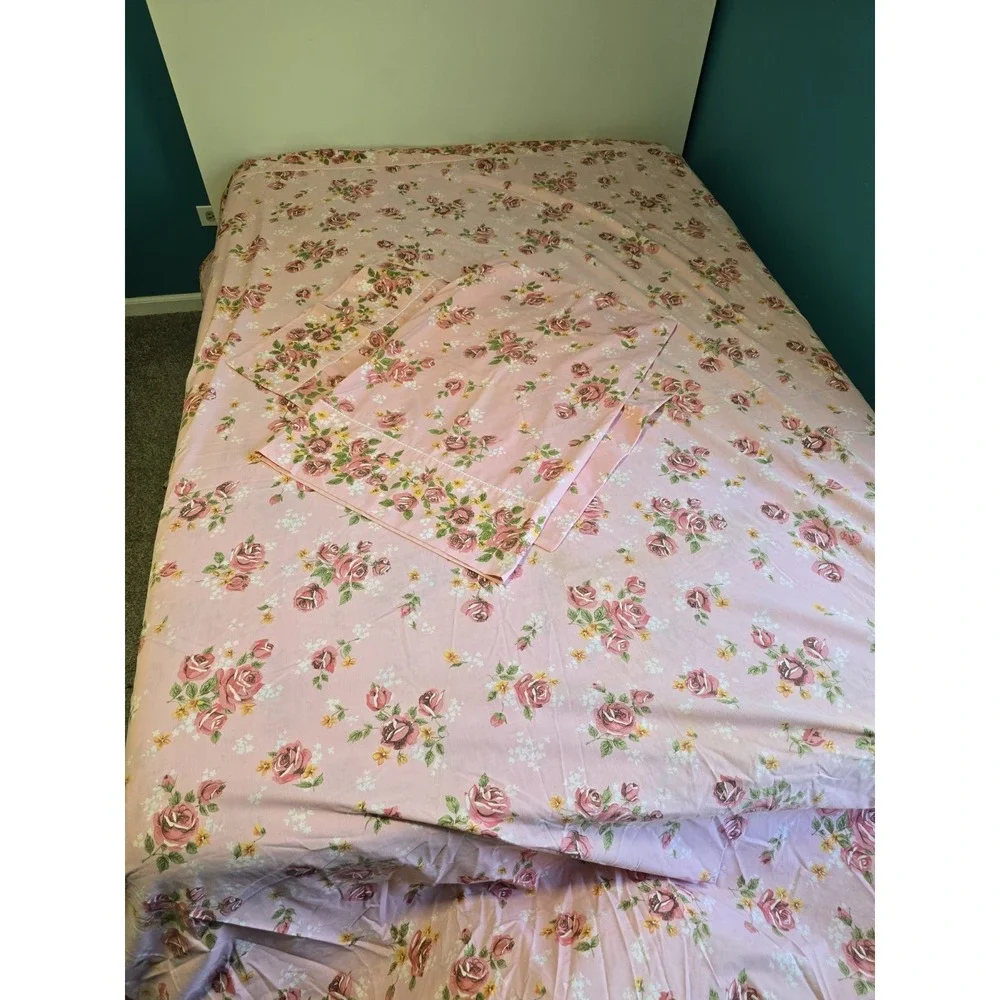 1970s Cannon Monticello American Beauty Rose Full Size Sheet Set pillow case USA